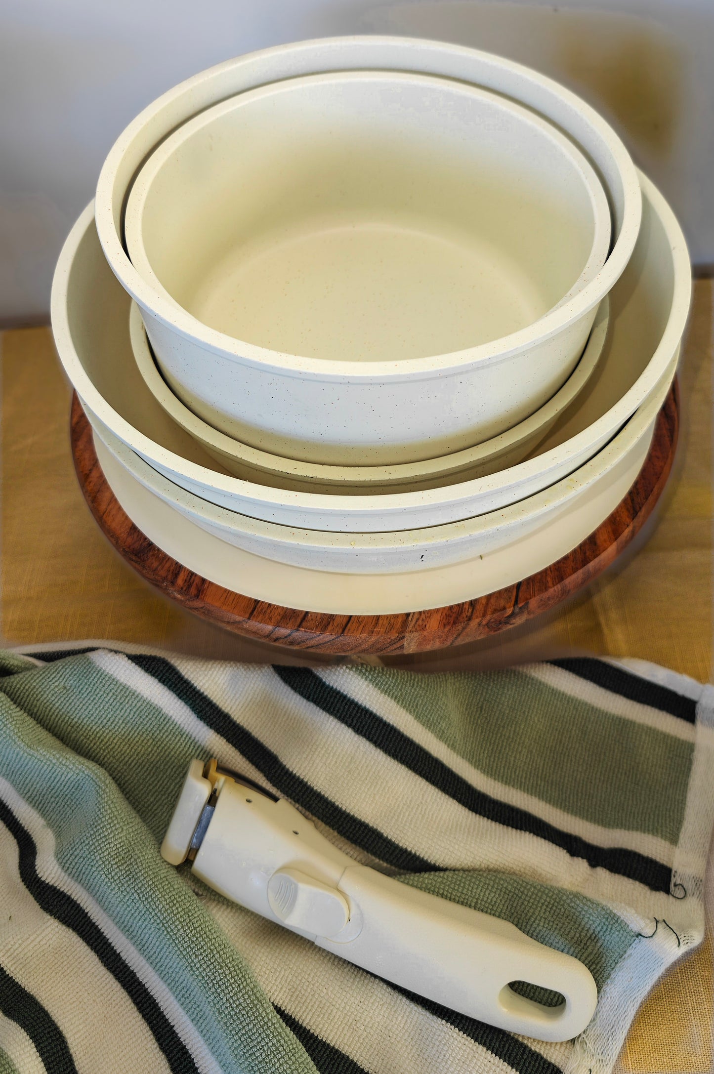Nomad Nest Stackable Ceramic Cookware Set